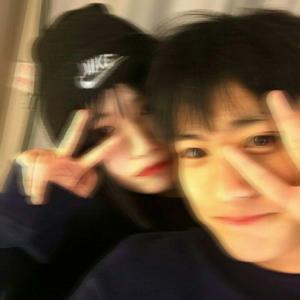 欧洲男青年撒尿自慰Gay
