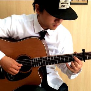 欧洲男青年撒尿自慰Gay
